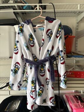 Bluey Toddler Kids Christmas Holiday Print Costume Hooded Bathrobe Size 4T/5T